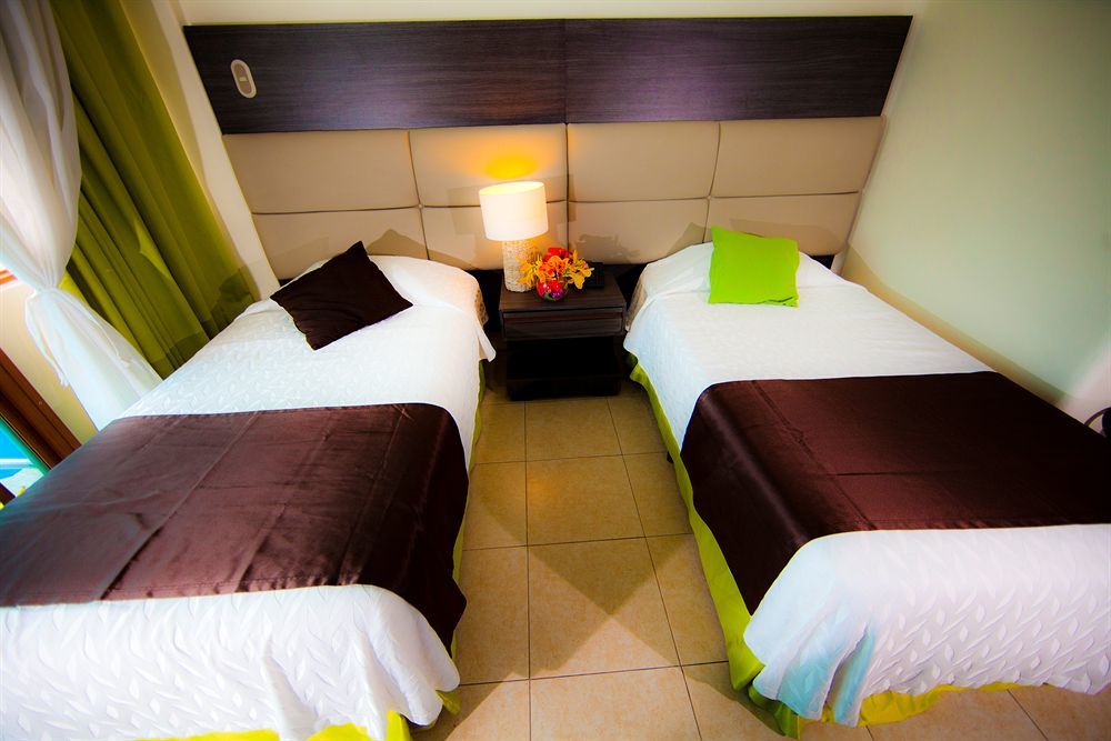 Hotel Solymar Puerto Ayora  Buitenkant foto